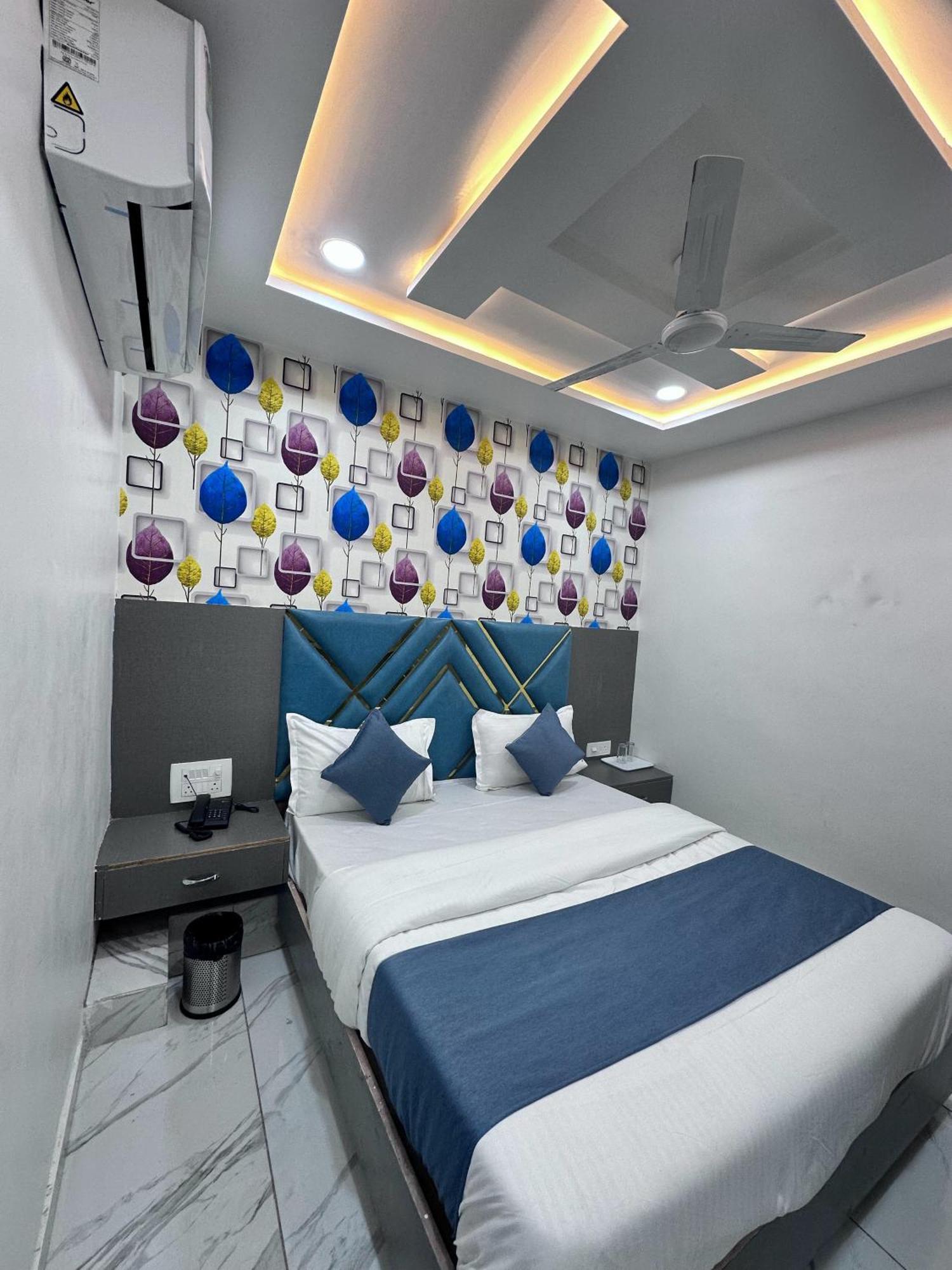 Hotel The Pacific Ahmedabad Airport Екстер'єр фото
