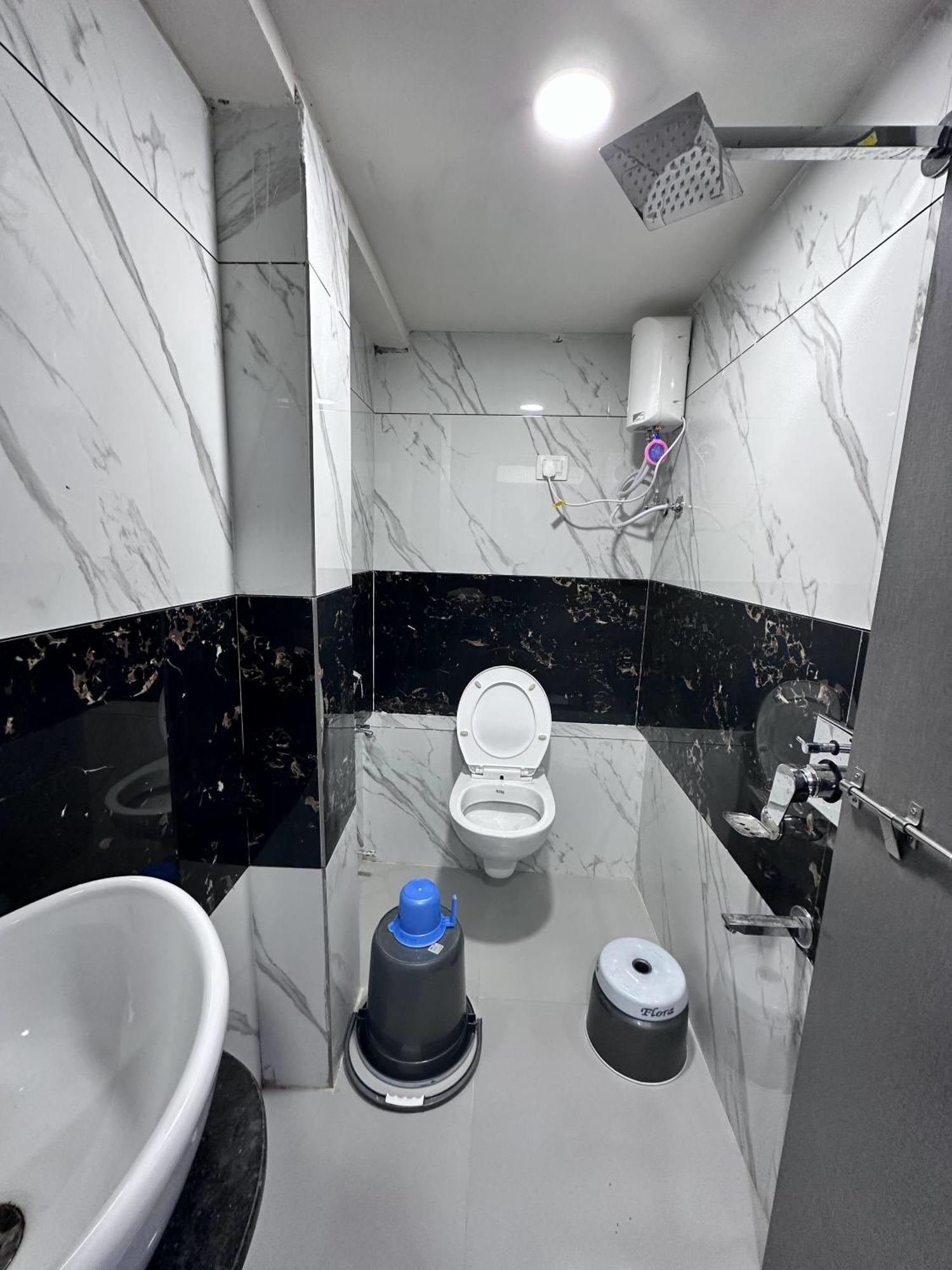 Hotel The Pacific Ahmedabad Airport Екстер'єр фото