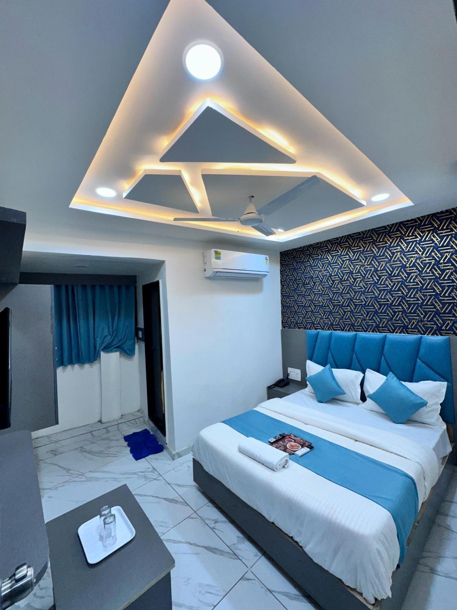 Hotel The Pacific Ahmedabad Airport Екстер'єр фото