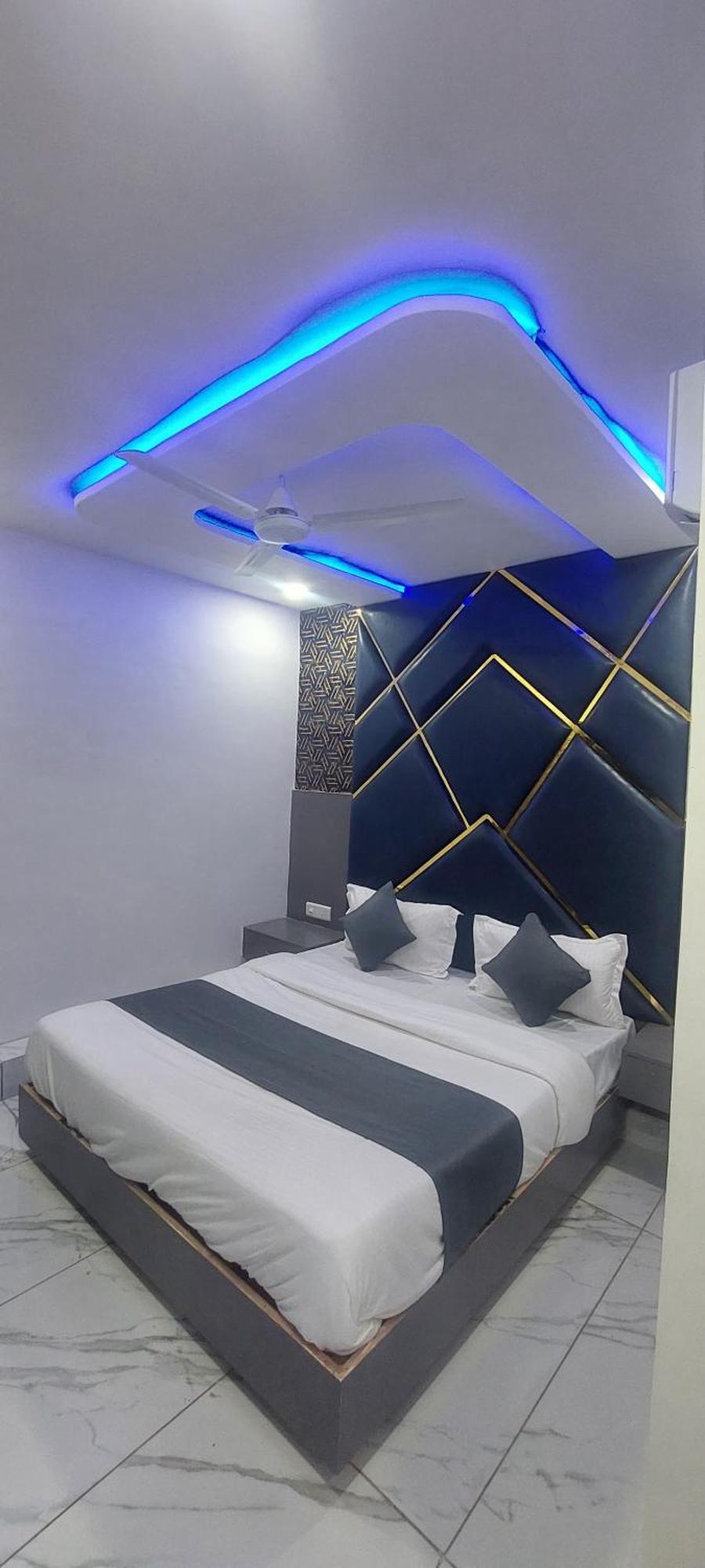 Hotel The Pacific Ahmedabad Airport Екстер'єр фото